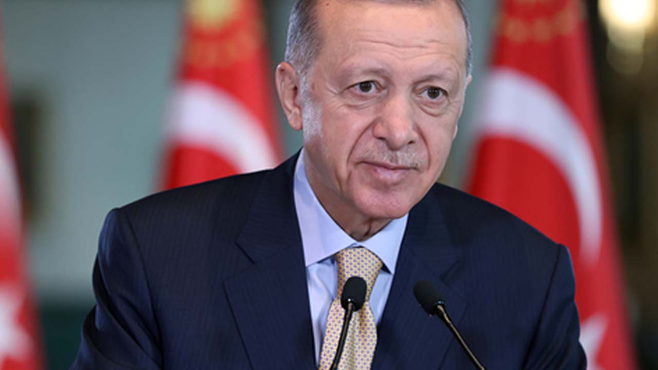 Cumhurbaşkanı Erdoğan’dan Şenay Aybüke Yalçın paylaşımı!