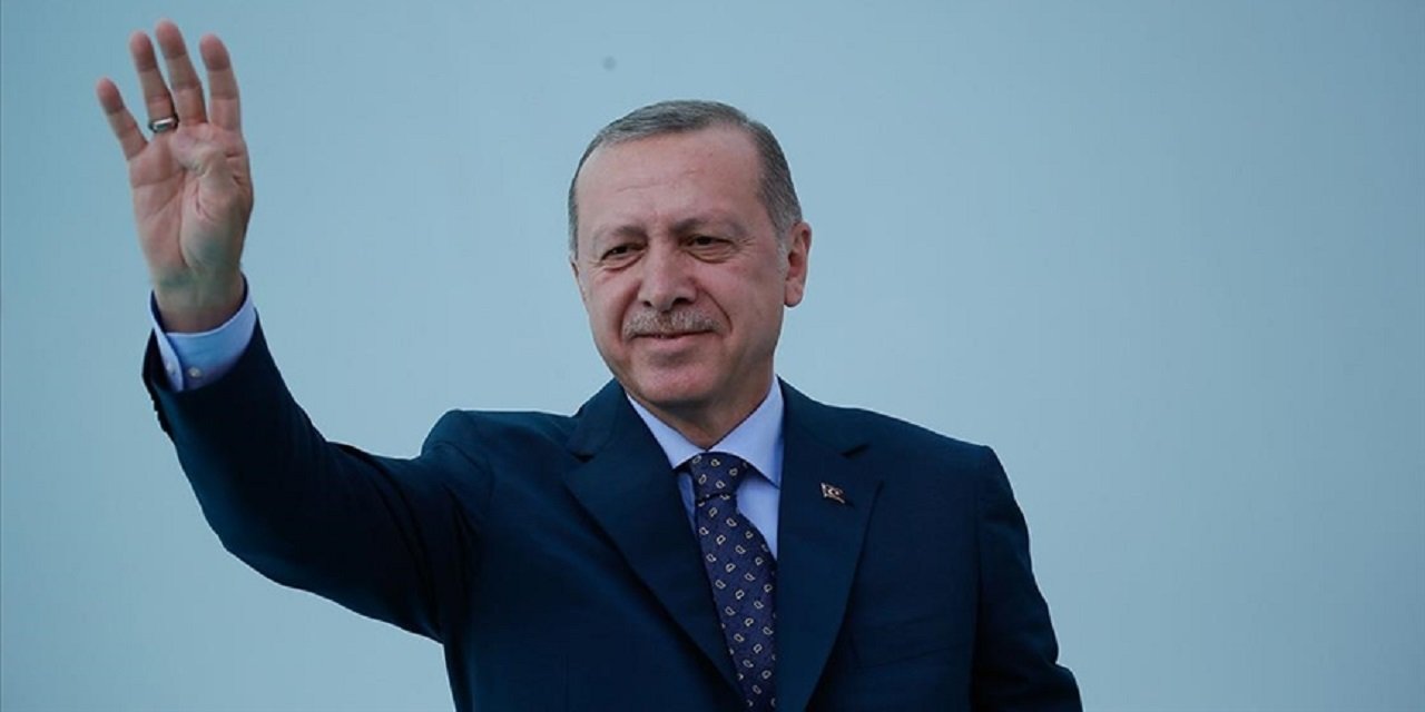 Cumhurbaşkanı Erdoğan kurmaylarını topladı soluğu sahada aldı! Mit Başkanı, Spor Bakanı ve Milletvekilleri ile basketbol oynadı!