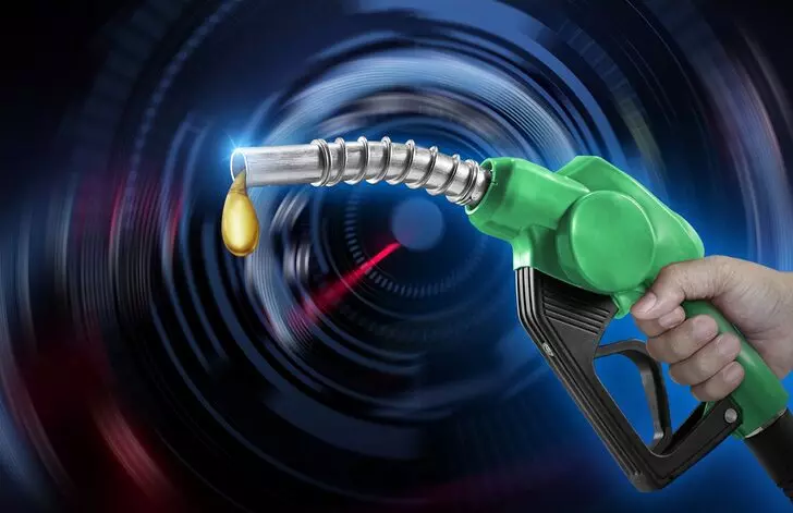 Rusya darbesi sonrası AKARYAKIT FIRLADI! Benzin ve Motorin 25 TL'den buluşuyor: UYARI hemen depoları doldurun daha da artacak...