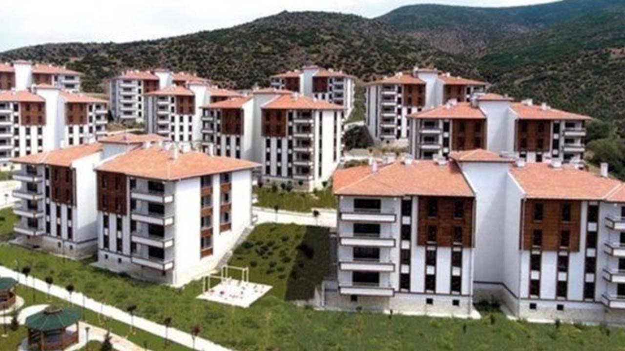 Şaka değil! TOKİ 2 Bin TL taksit ile 1+1 ev satacak: Almak isteyenler Temmuz ayı içerisinde başvurabilecekler!