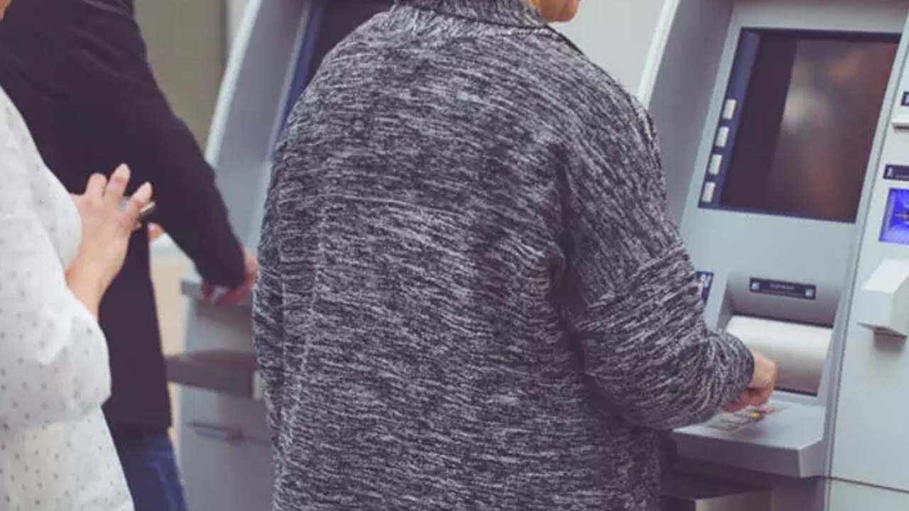 Bağ-Kur, SGK, Emekli Sanığı emeklileri: SGK bugün paylaştı! Maaş, ikramiye, promosyon ödemesi…