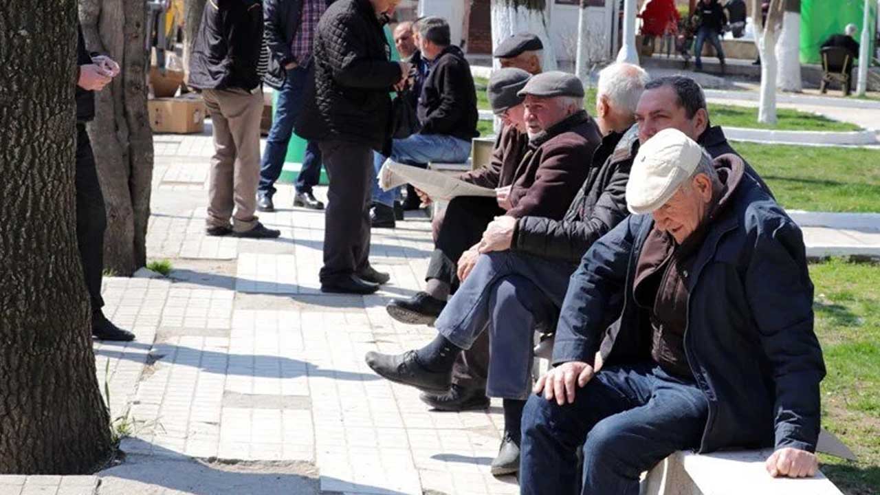 Hak sahibi 65 Yaş üstü vatandaşlara 3 Bin 490 TL verilecek: İzmir, Ankara, İstanbul’da almak isteyen vatandaşlar…
