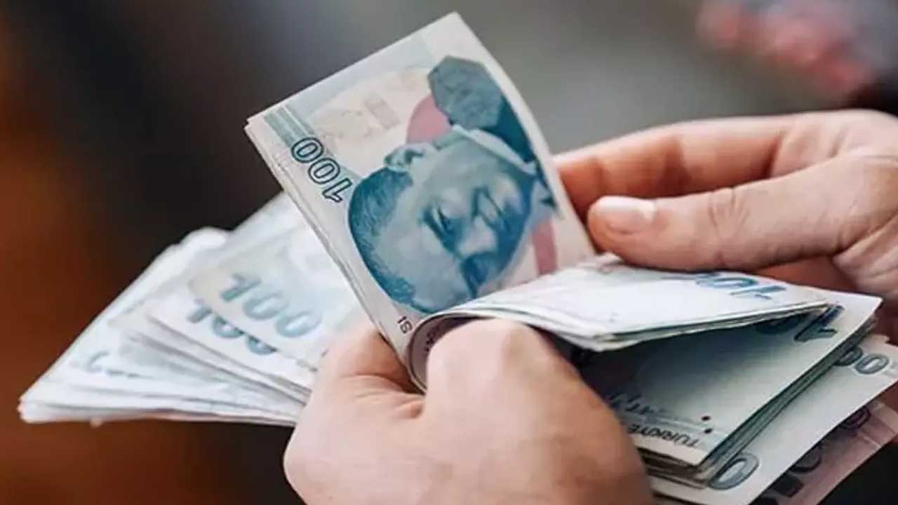 Beklenen zam gece yarısı geldi: Ehliyet sahibi binlerce kişi etkilenecek! İşte yeni fiyatlar!