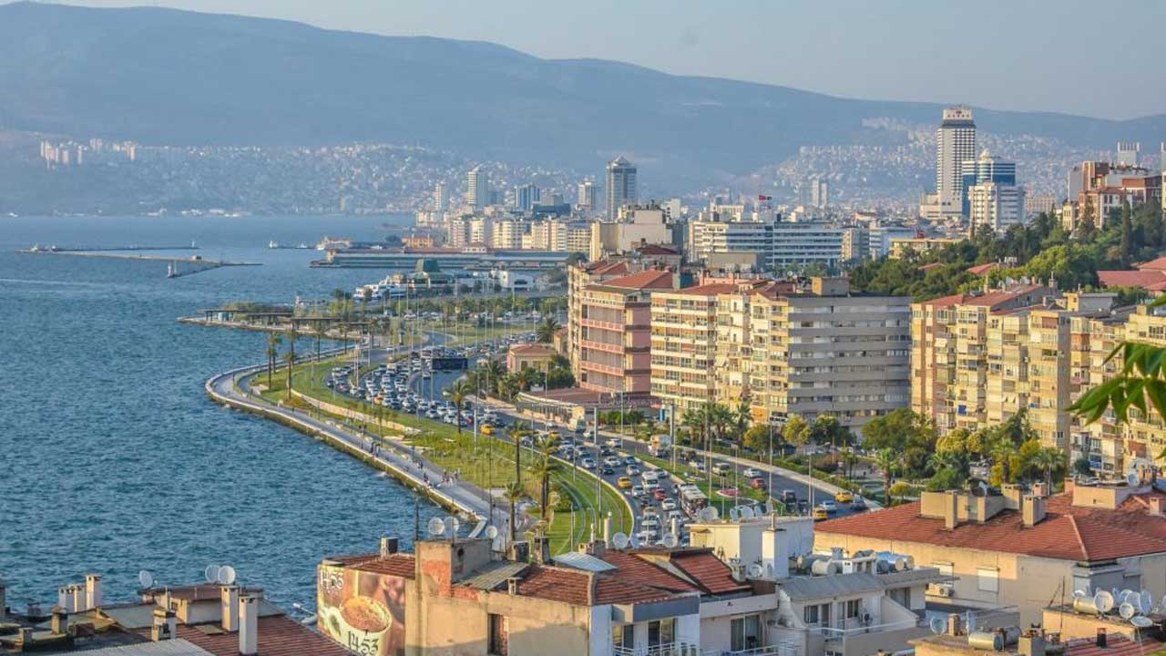 İzmir’de mahalleler açıklandı: Karaköy, Osman Aksüner, Aşık Veysel, İstiklal, Tepecik ve diğer mahallelerde evi olan İzmirliler