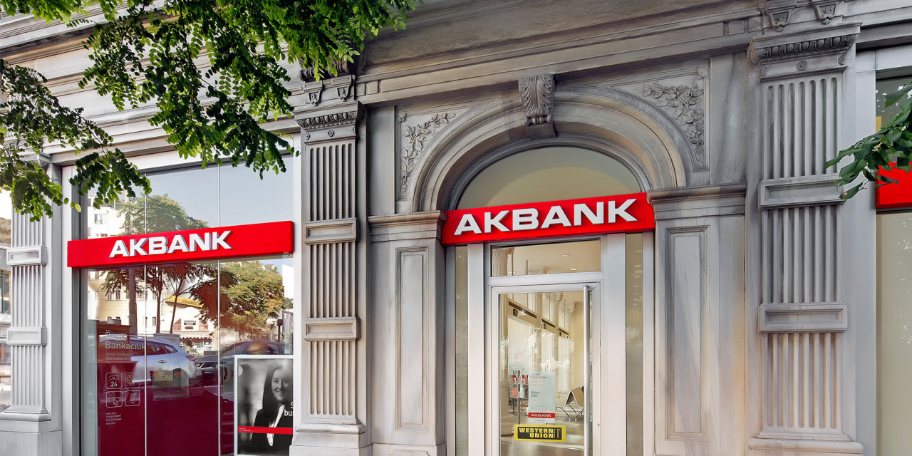 Bankalardan kampanyalar art arda geliyor! Akbank hesaplarına para yatıranlara büyük fırsat duyurdu!
