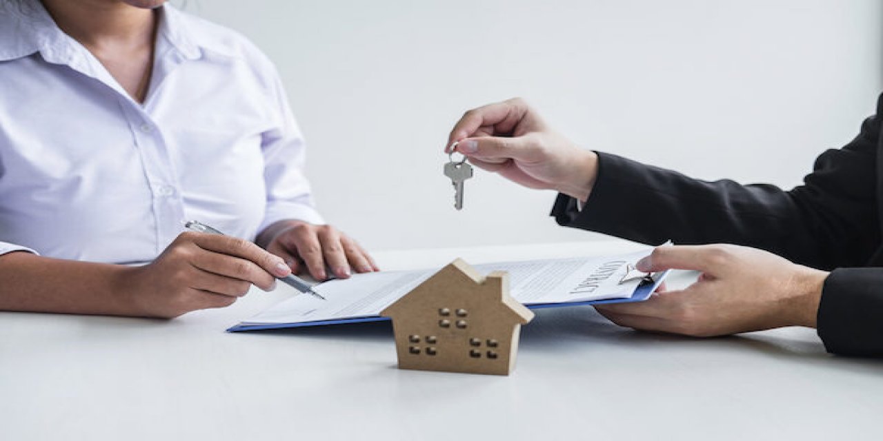 Kira sektöründe sıkıntılar tükenmiyor! Artan temkinler kiracı ve ev sahiplerini mahkemelik yaptı!