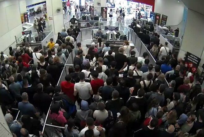 Telefon harcı 20 bin TL oldu, sınır kapısında izdiham yaşandı