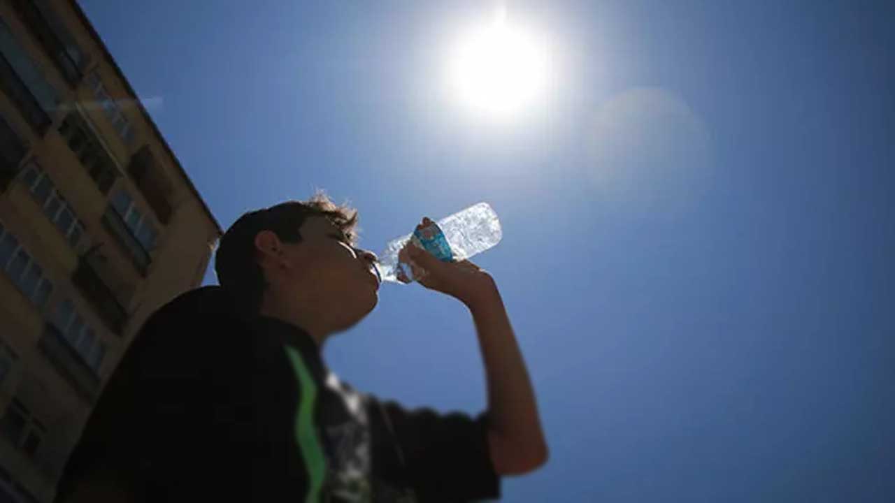“Az kaldı İzmir” diyerek duyurdu: Hava durumuna ilişkin flaş açıklama!