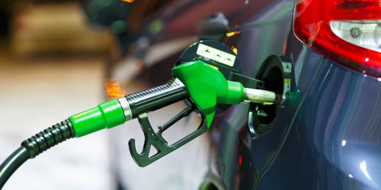 Cumhurbaşkanı kararı ile ÖTV zammı akaryakıta yansıdı! Benzin tabelalarında 6 TL’lik artış görüldü!