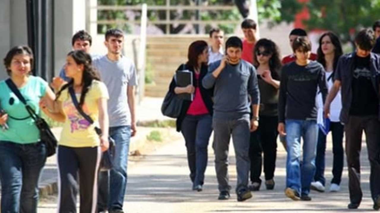 Üniversite okuyan 18-26 yaş arası vatandaşlara duyuruldu: 150 TL indirimden faydalanabilecekler!
