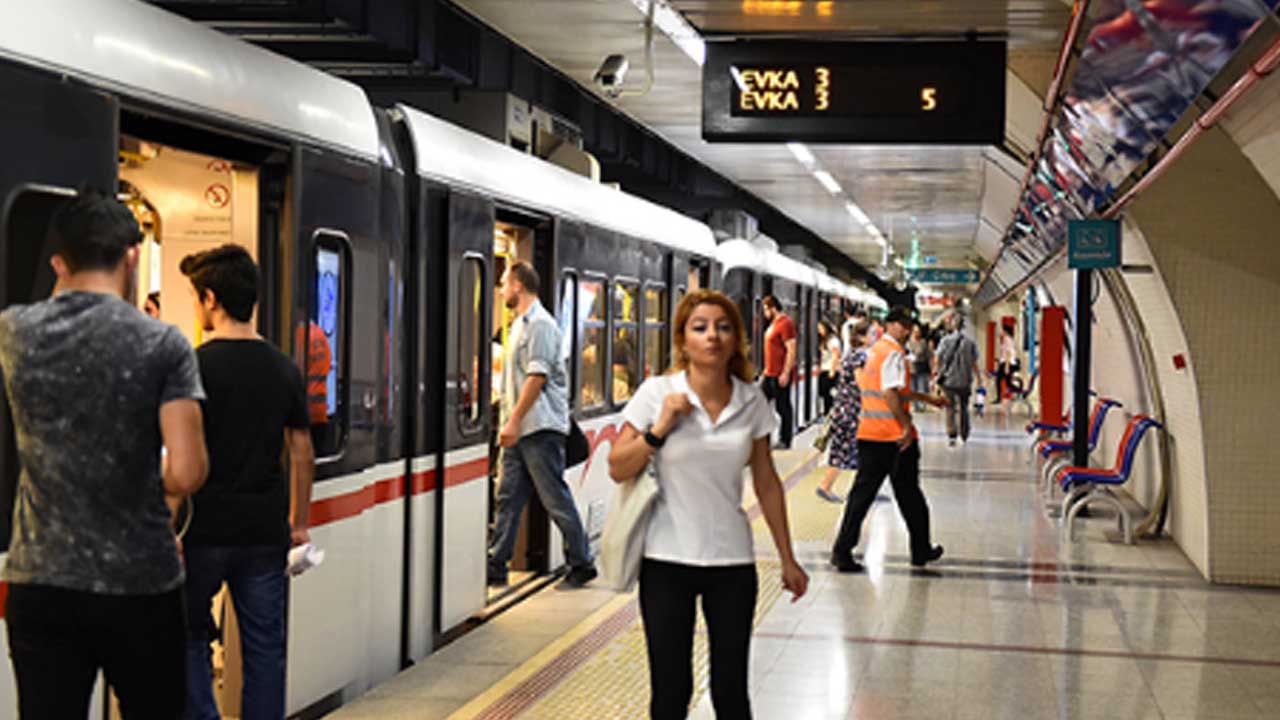 Fahrettin Altay- Evka 3 istasyonları arası için duyuruldu: İzmir’de METRO kullanan vatandaşlar için açıklandı!