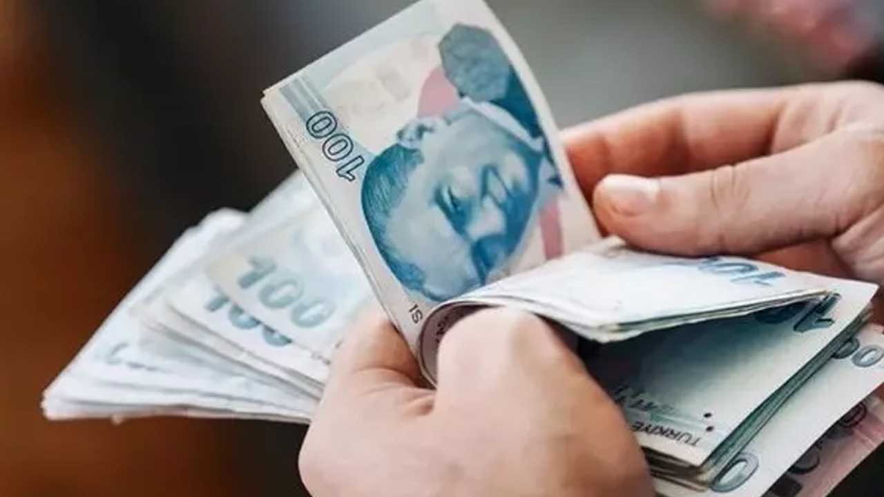Bu yıl üniversiteye kayıt yaptıracak olan öğrenciler, burs almak isteyenler için açıklandı:  Eylül ayında ilan edilecek!