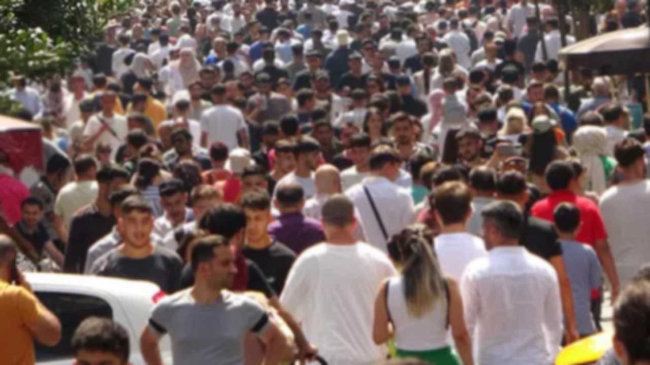 “Bu gece rahat bir uyku uyuyacağız” diyerek duyurdu: Türkiye’deki milyonlarca vatandaşın beklediği haber geldi!