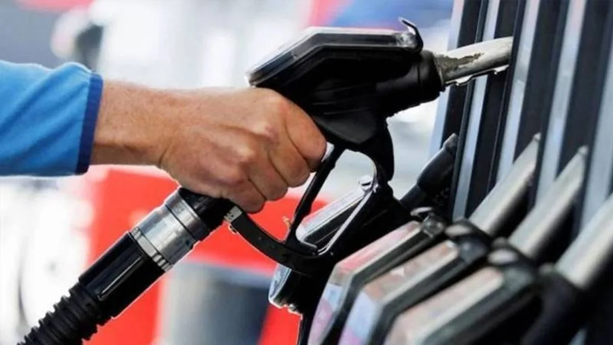 Akaryakıta yüzde 100 Zam Şoku! Motorine Salı gününden itibaren geçerli büyük bir zam daha geliyor!