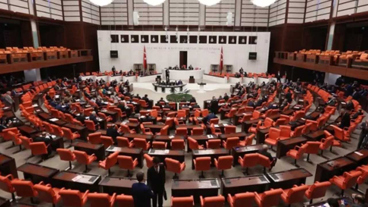 Bugün başladı, Türkiye Büyük Millet Meclisi personel alacak: Lise ve lisans mezunlarına duyuruldu!