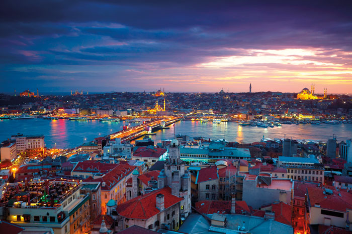 Türkiye'nin en kalabalık şehri İstanbul'un 19 ilçesi bugün karanlığa gömülecek! 8 saat boyunca sürecek 17:00'da son bulacak