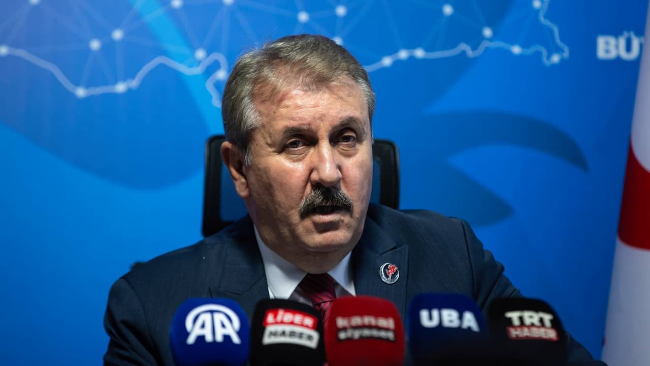 Emeklilere Zam Çağrısı: Büyük Birlik Partisi’nden Destek