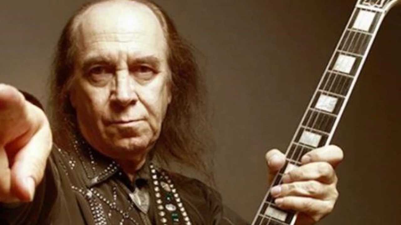 Sanatçı Erkin Koray’dan üzücü haber: Hastaneye kaldırıldı! Sağlık durumu…