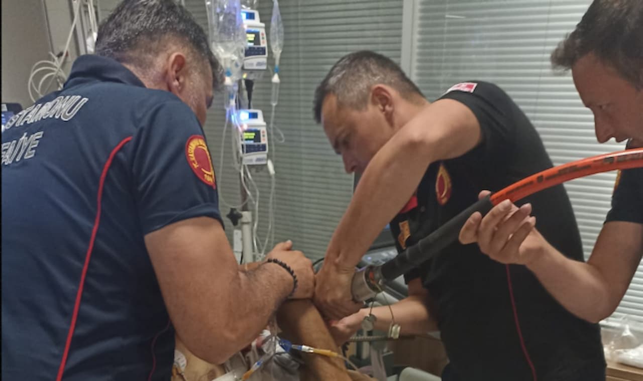 Kastamonu’da İnşaat Demiri Vücuduna Saplanan İşçi Ameliyata Alındı