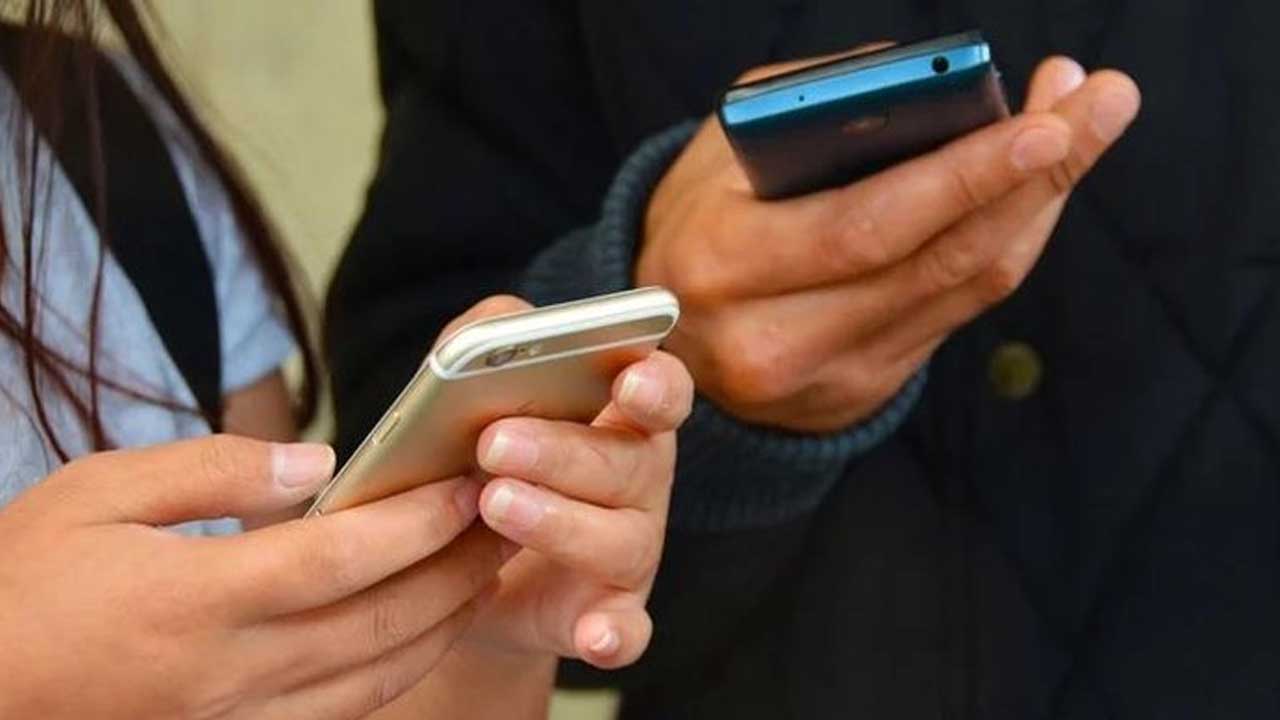 Önlisans ve lisans öğrencilerine vergisiz telefon müjdesi verildi: Açıklama yapıldı!