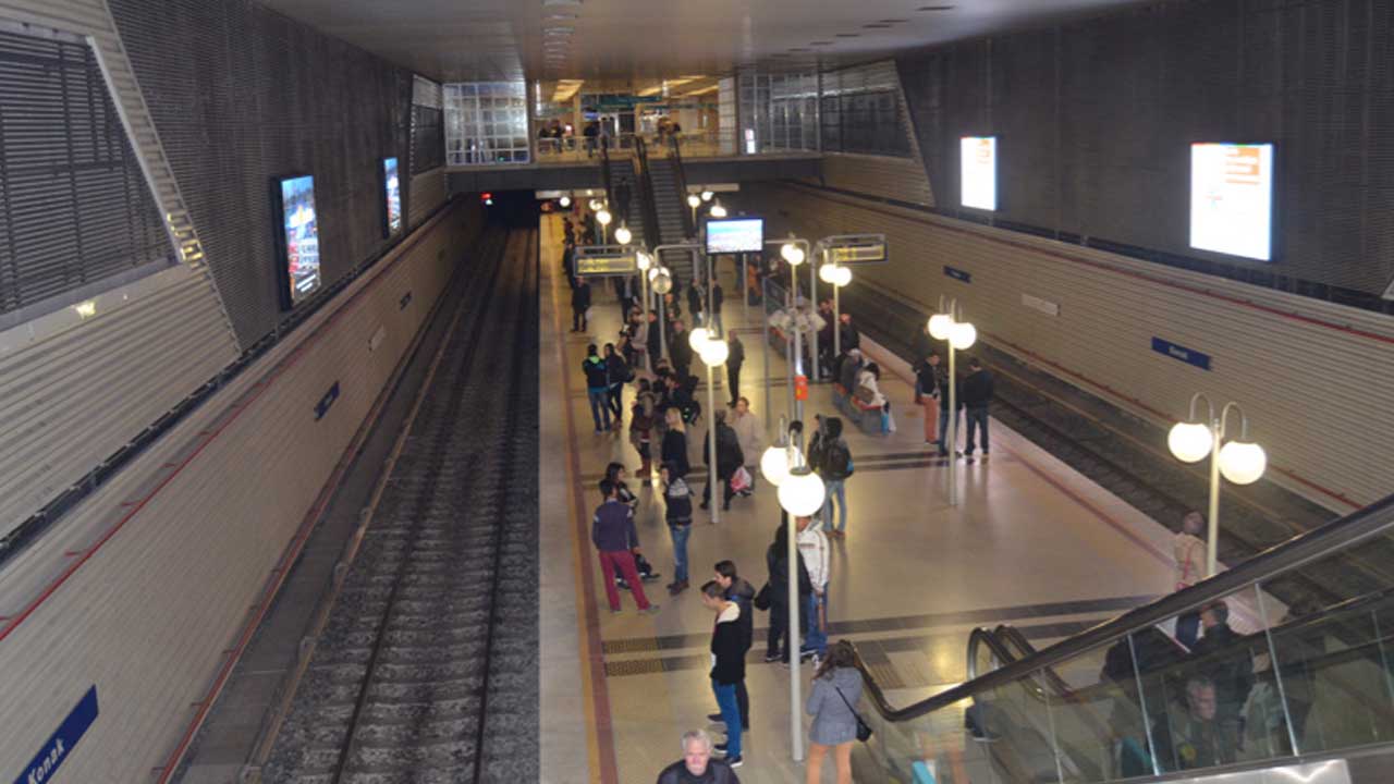 Konak Metro İstasyonu’nda sürpriz var: Tunç Soyer İzmirlilere duyurdu!