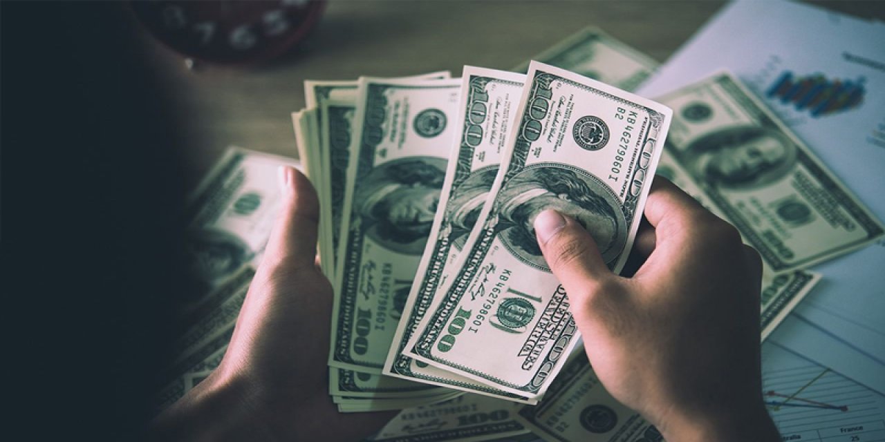 Dolarda yeni rekor geldi! Değer kazanmaya devam eden dola için son durum!