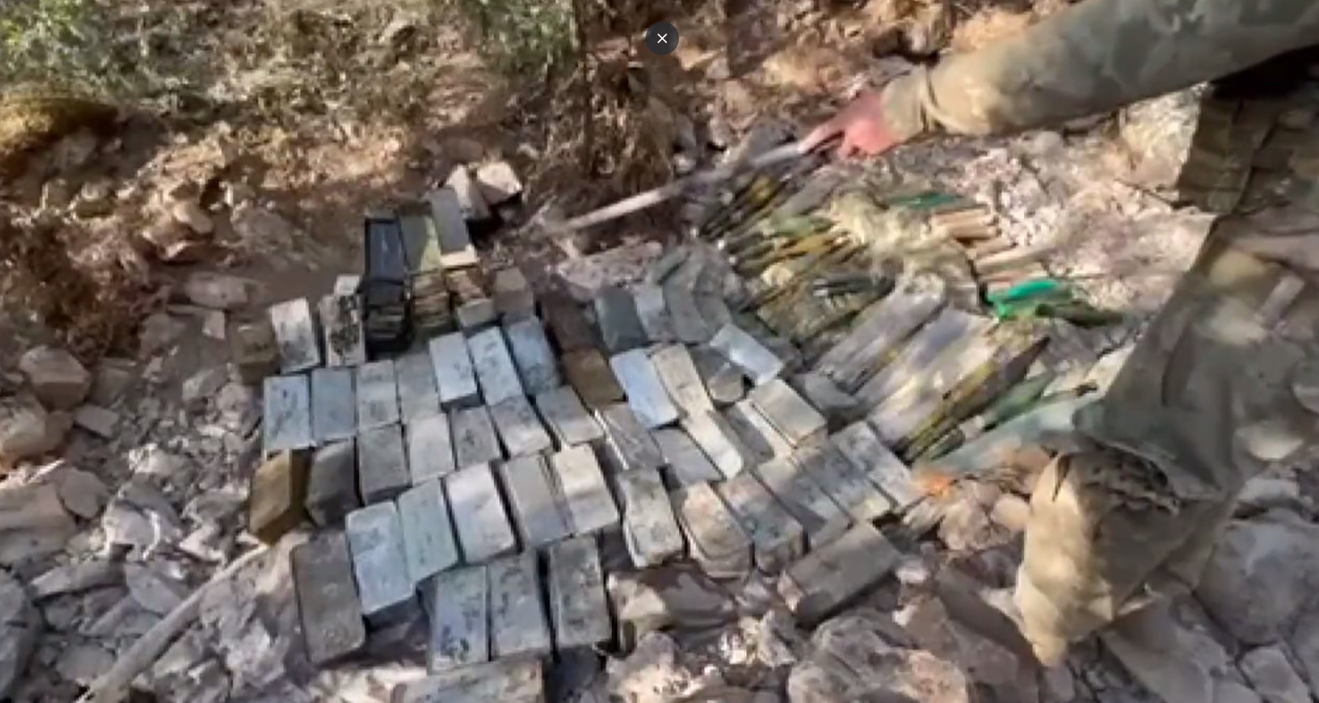 Bakanlık az önce açıkladı: Teröristlere ait çok sayıda mühimmat ele geçirildi!