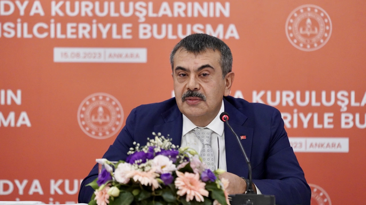MEB Bakanı Yusuf Tekin’den önemli açıklamalar: Sınıf tekrarı, deprem bölgesi ve açık lise