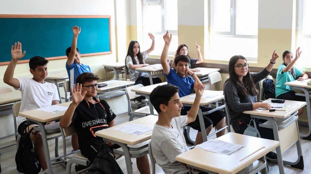 8, 11 ve 12. sınıf öğrencileri için duyuru yapıldı: Öğrenciler 24 Ağustos'ta başlıyor!