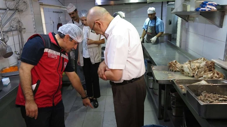 Neler yiyoruz böyle! Binlerce işletmeye 75 milyon TL para cezası kesildi! Zararlı içerikler, kirlilik ve bir çok şey...