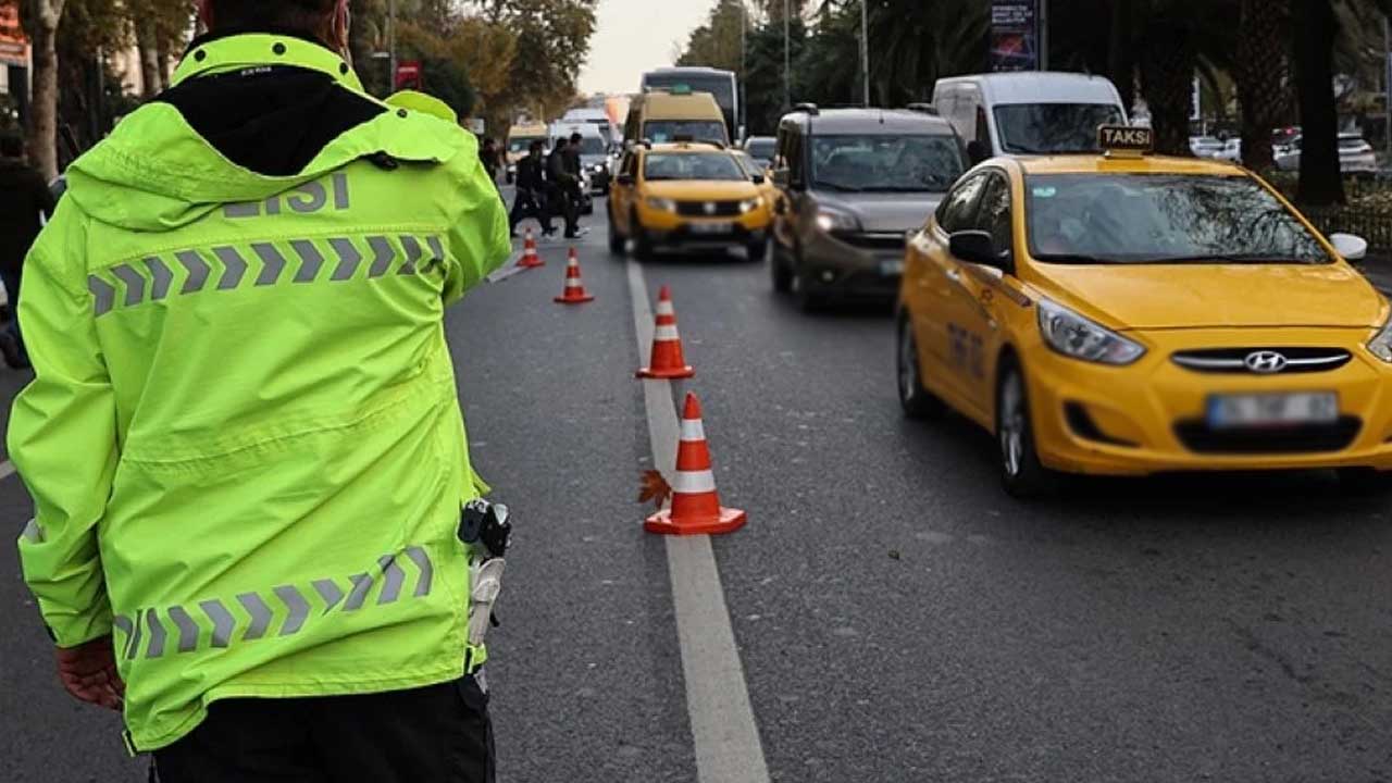 Yarın trafiğe çıkacak olan İzmirlilere duyuru yapıldı: Bu yollar araç trafiğine kapatılacak!