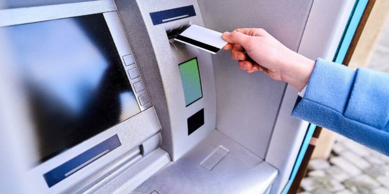 O banka ATM işlemlerine bir süre ara verdiğini duyurdu! Banka müşterilerine açıklamasında…