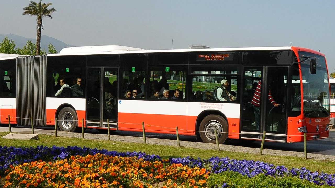 ESHOT’tan 30 Ağustos Zafer Bayramı açıklaması: Toplu taşıma kullanan İzmirliler için açıklandı!