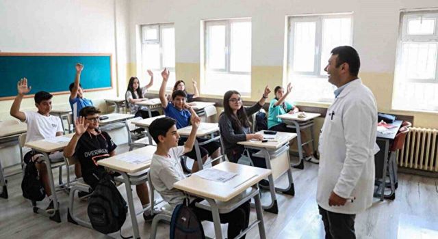 Bakan Tekin'den tüm öğretmenlere son 10 gün açıklaması: Matematik, Coğrafya, Türkçe, Resim, Bilgisayar, Tarih öğretmenleri!