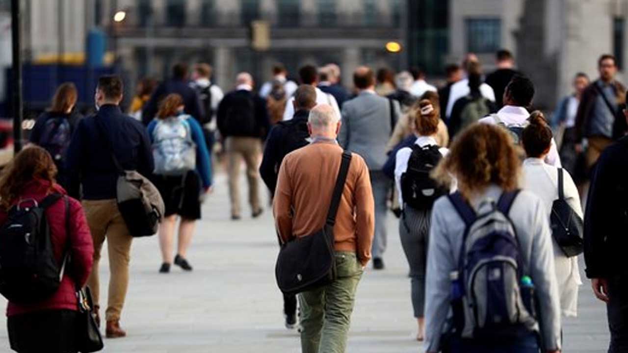 Üstüne ehliyeti olan vatandaşlar: Almanya’ya personel alımı yapılacak! Başvurular başladı ve ücret açıklandı