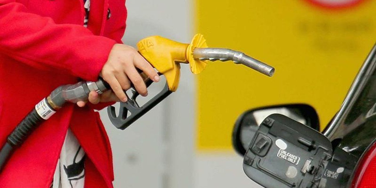 Akaryakıt fiyatlarında son gelişmeler. Benzine peş peşe indirimler geliyor!