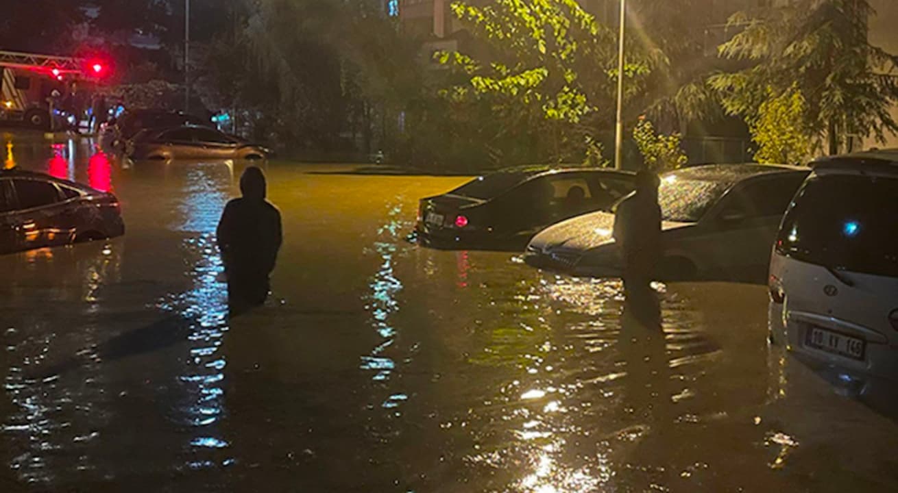 İstanbul’da sel felaketi: 2 ölü, binlerce ev ve iş yeri su altında