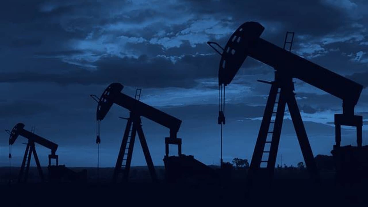 Petrol fiyatları OPEC kararıyla fırladı, ABD kaya petrolü rekor kırdı