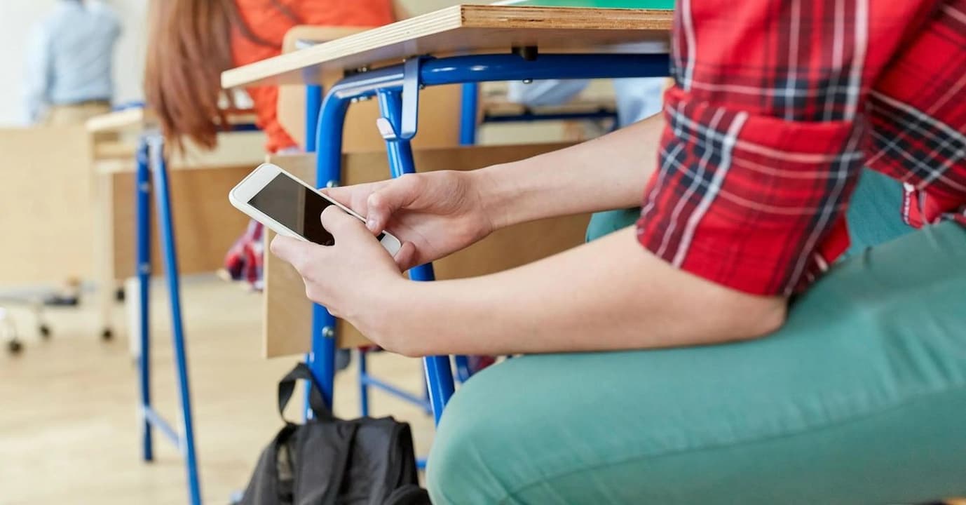 Okullarda Cep Telefonu Yasağı ve Velilerin Randevu Sistemi Geliyor
