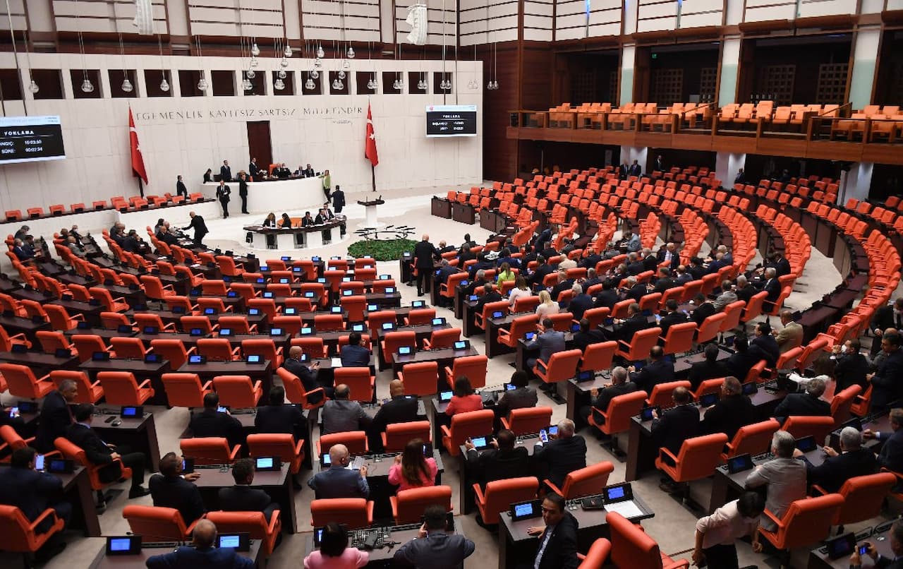 TBMM Yeni Dönemde İki Önemli Yasa Teklifiyle Açılıyor