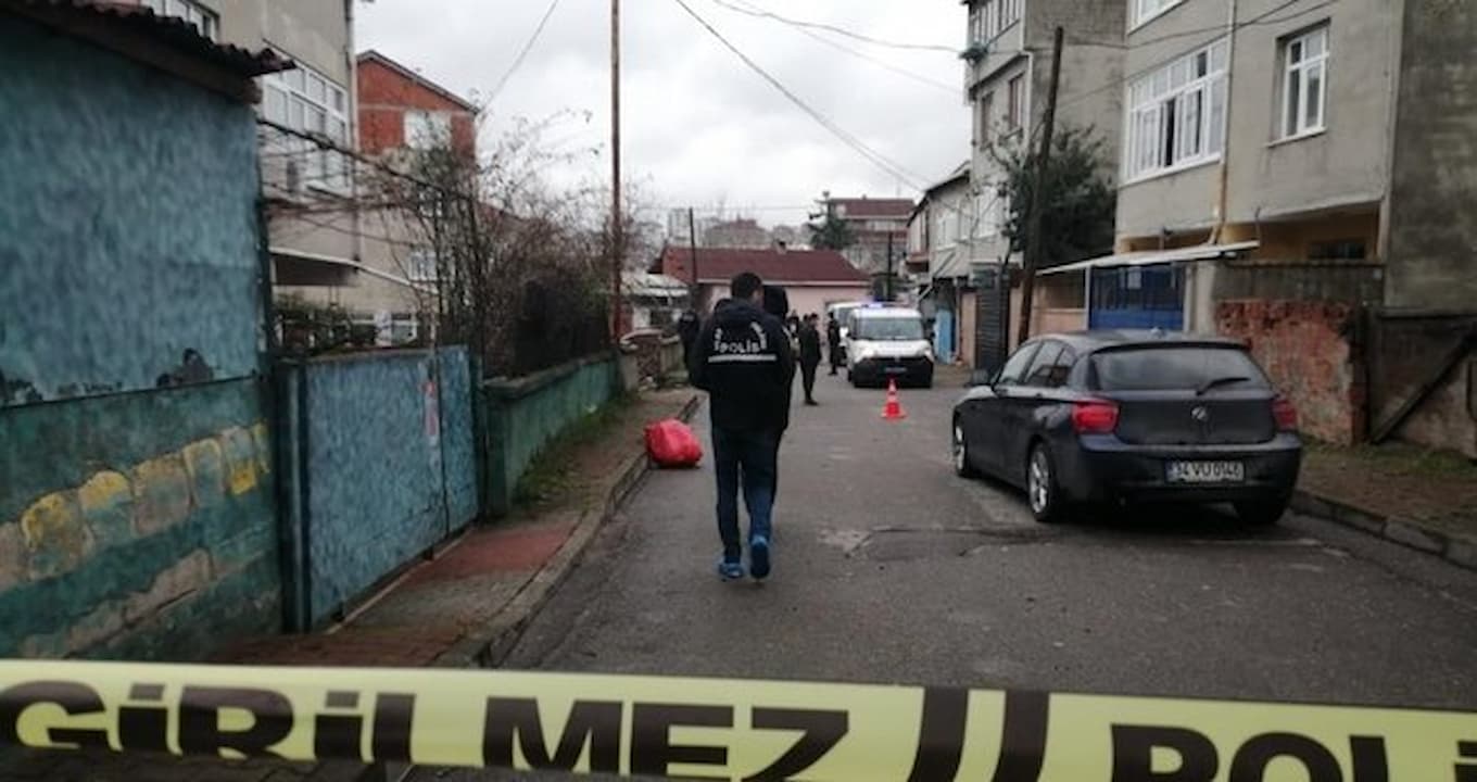 Sultanbeyli’de Amca Dehşeti: 2 Kardeşten Biri Öldü, Diğeri Ağır Yaralı