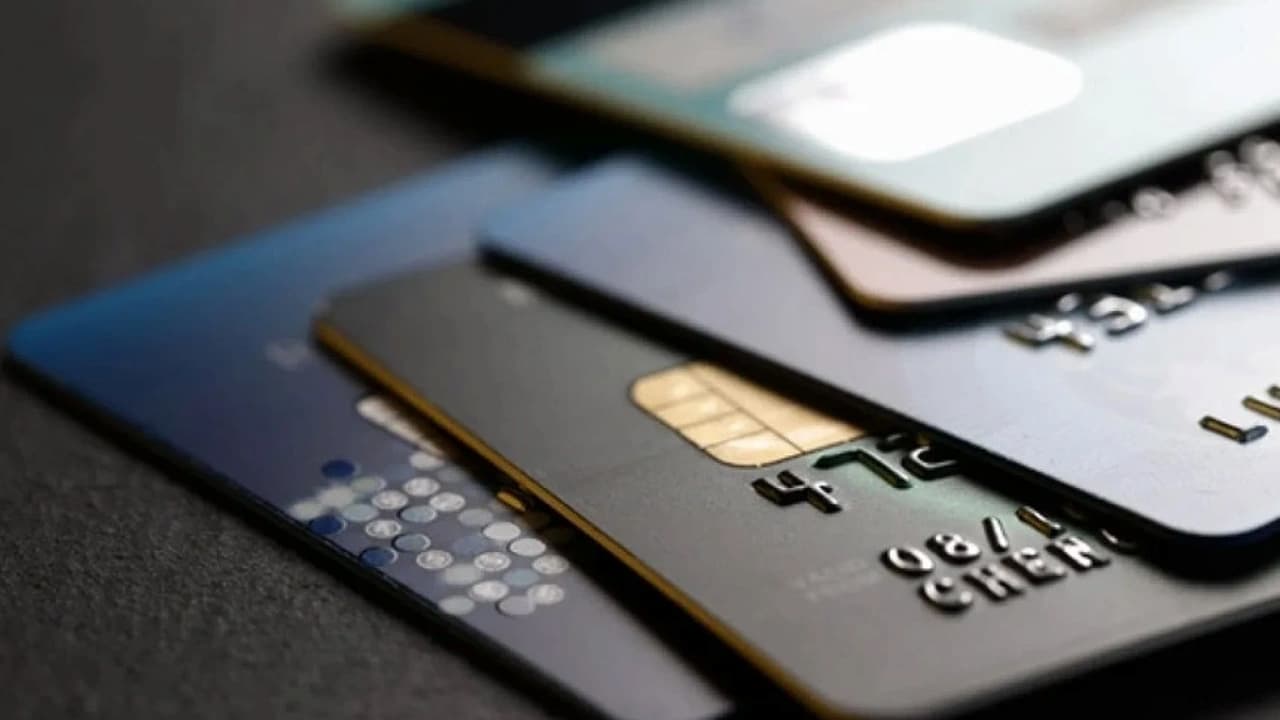 Kredi kartı harcamalarına sınırlama getiriliyor! Üstelik artık daha yüksek faiz oranları ile karşı karşıya