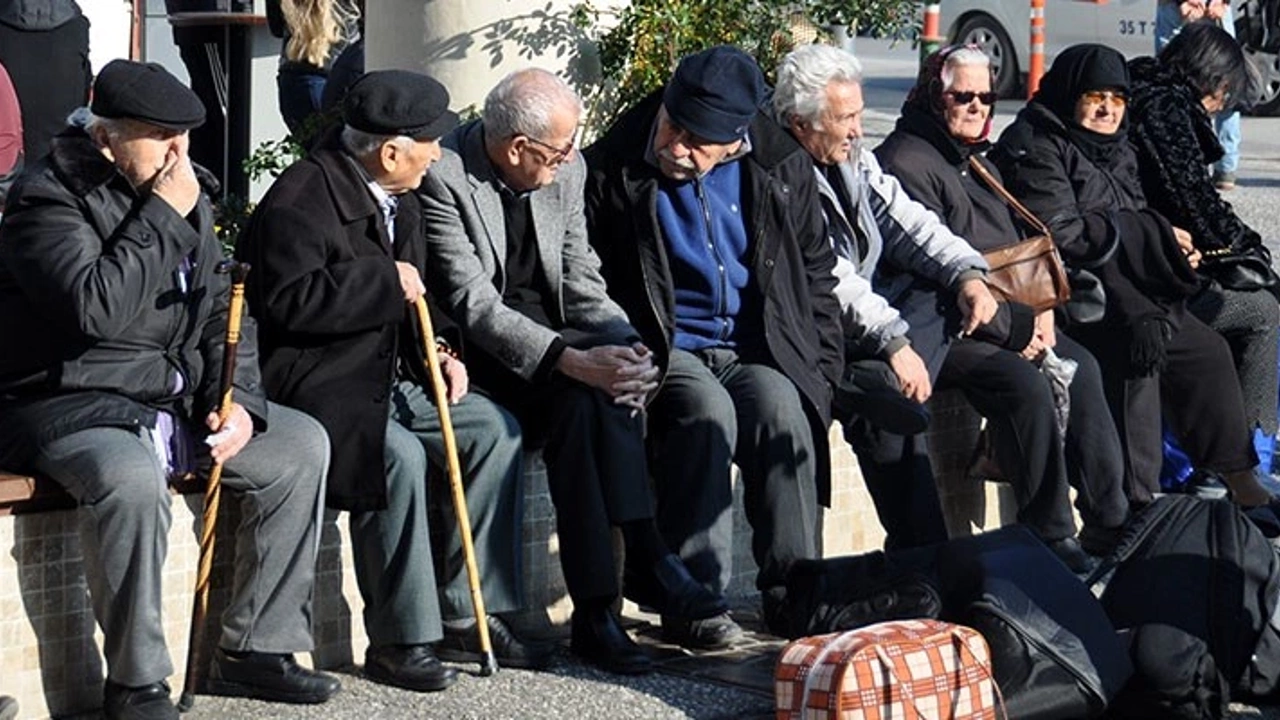 Emekli Maaşları 2024’te Açlık Sınırının Altında Kalacak