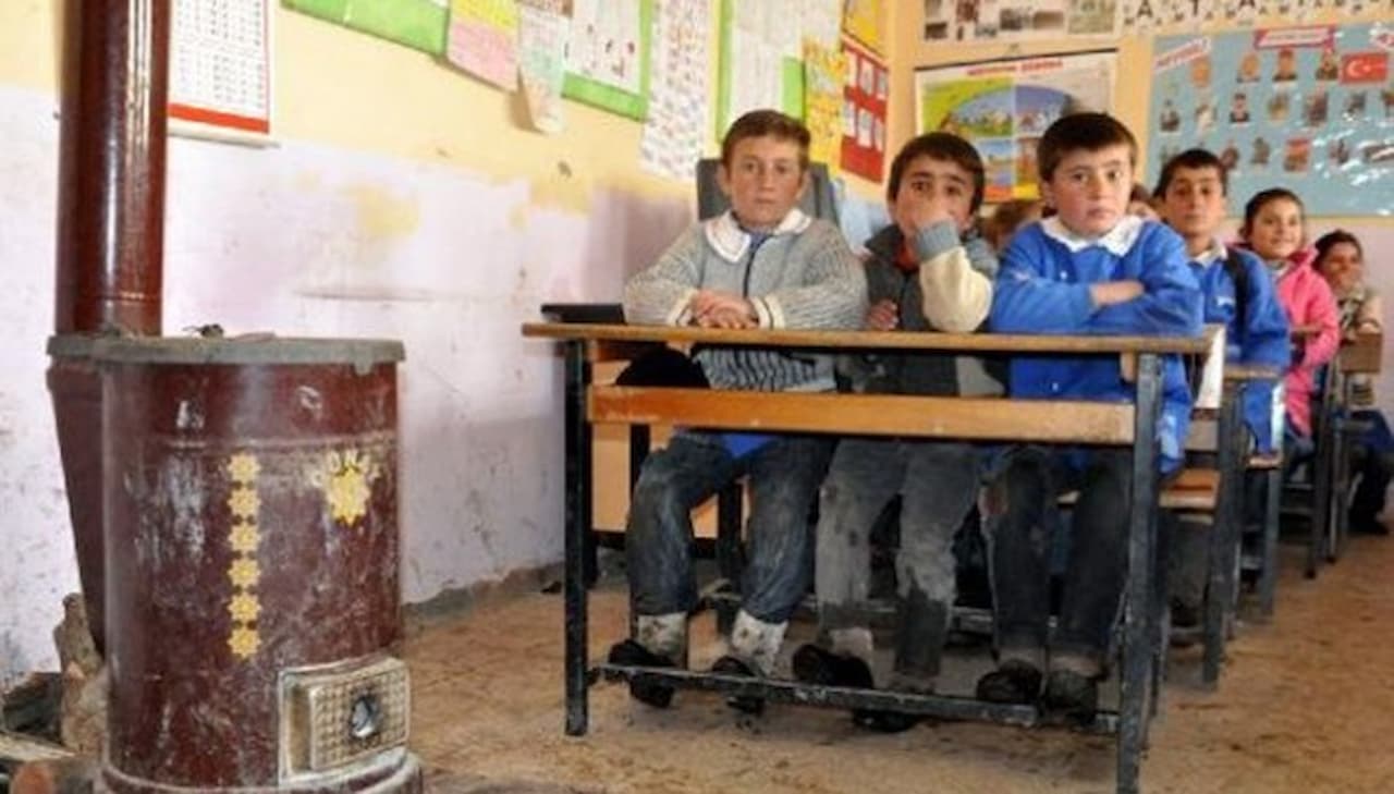 Okullar Açıldı, Maliyetler Yükseldi: Eğitimde Fırsat Eşitliği Nasıl Sağlanacak?