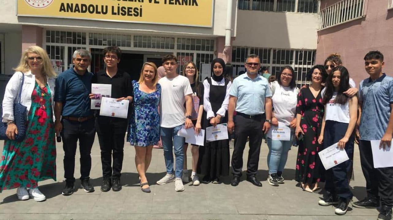Öğrencilerin tepkisi: Okulumuzu elimizden almasınlar!