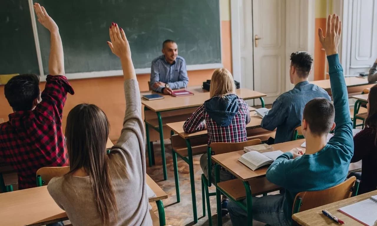 Yeni Eğitim Yılında Açık Lise Belirsizliği! Öğrenci ve Velilerin Gözü MEB’de