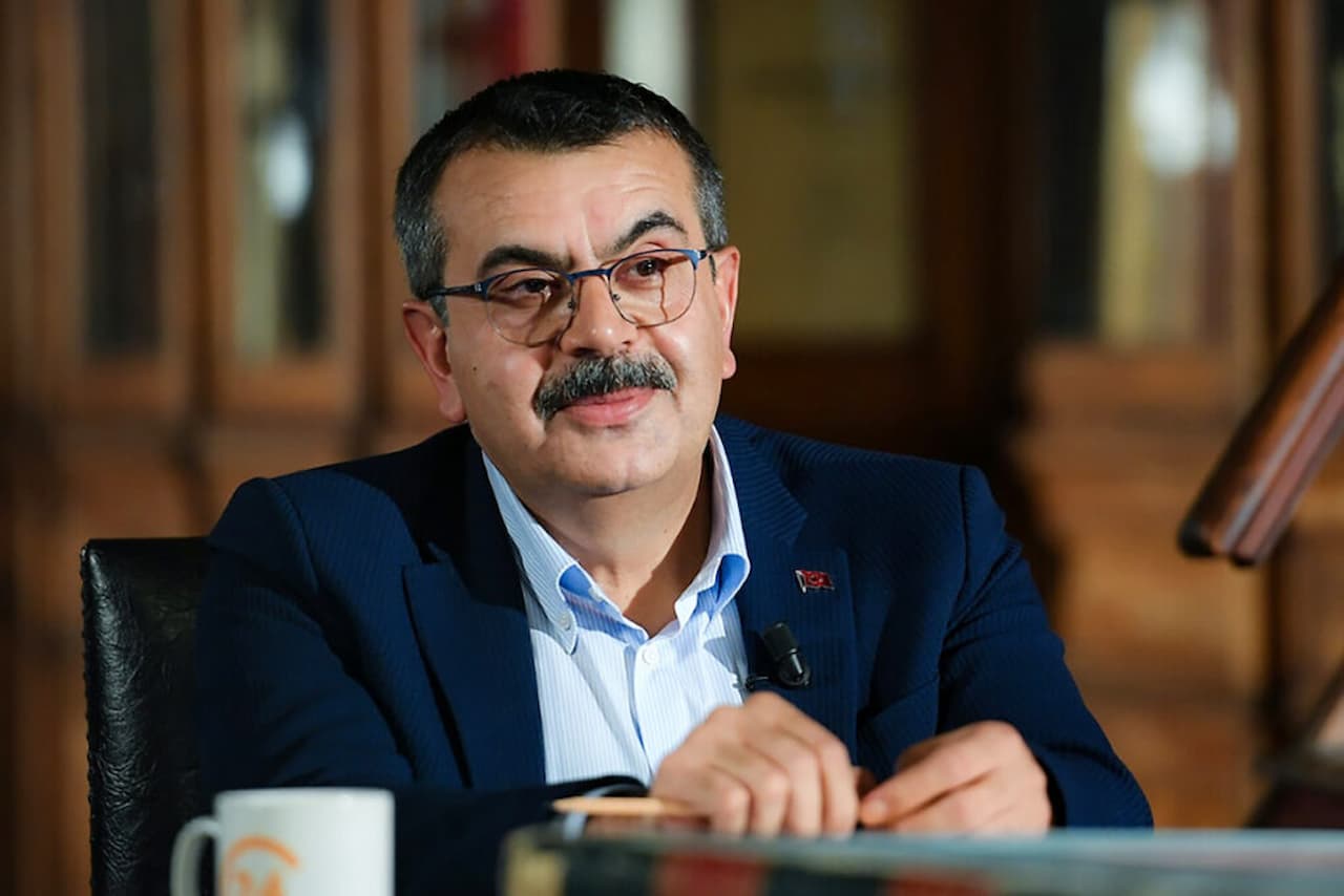 Mülakat tartışması: Erdoğan söz verdi, bakan ısrar etti