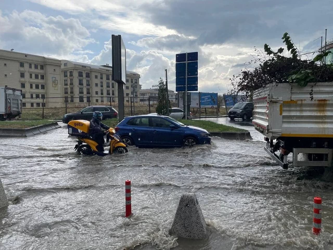 Türkiye'nin Dört Bir Yanını Sarsan Kuvvetli Fırtına ve Sağanak Yağışların Altında Kalan İller