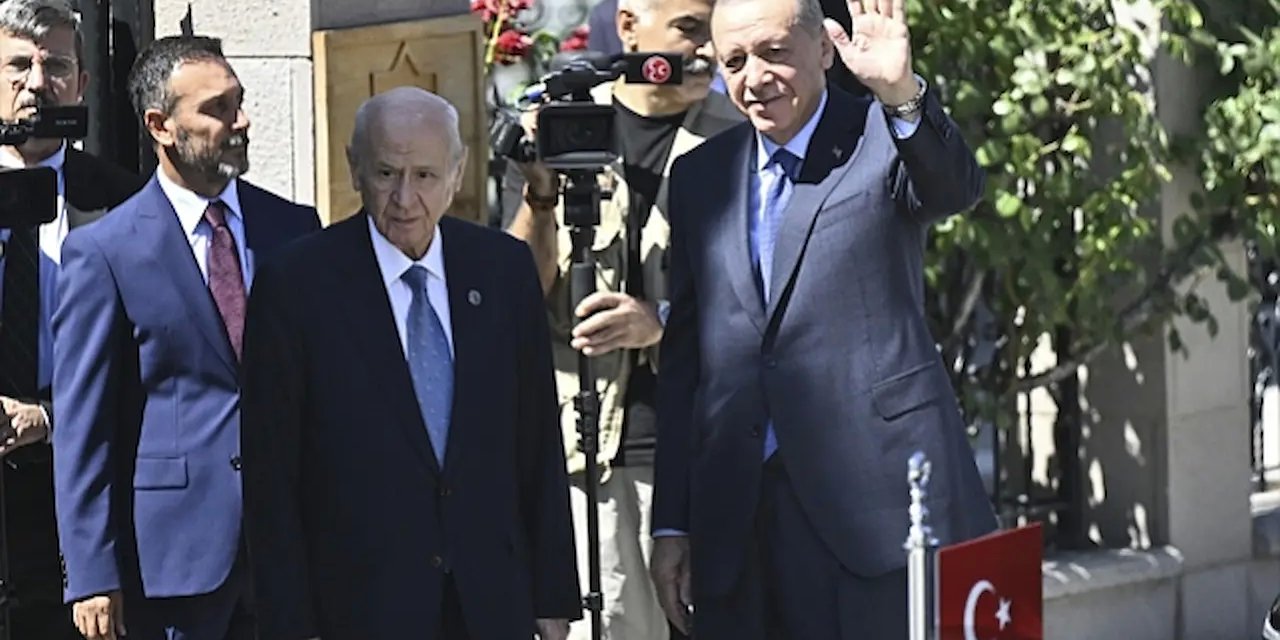 Türkiye Siyasetinde "50+1" Tartışması: Erdoğan'ın Sessizliği ve Siyasi Arenanın Geleceği