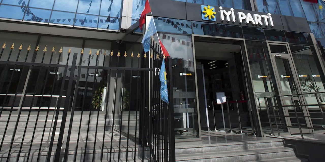 İYİ Parti'nin Belirsiz Yolculuğu ve Siyasi Arenadaki Etkileri
